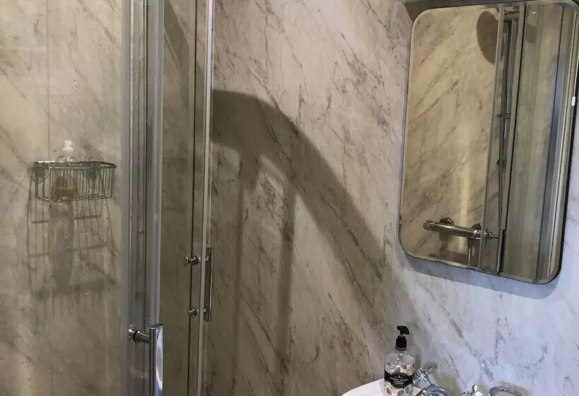 Aamiaismajoitus (B&B) Minnies Rooms