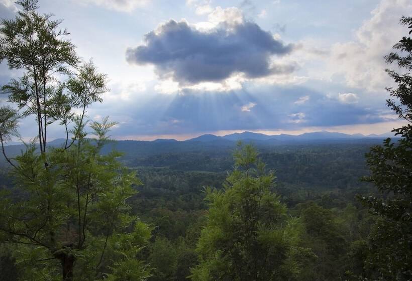 فندق Coorg Cliffs Resort