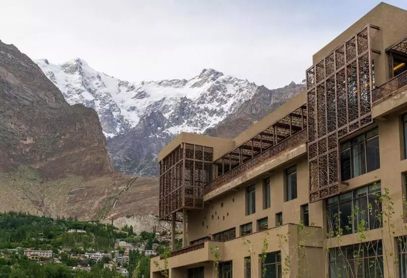 هتل Hunza Serena