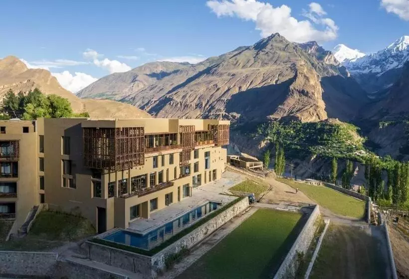 هتل Hunza Serena