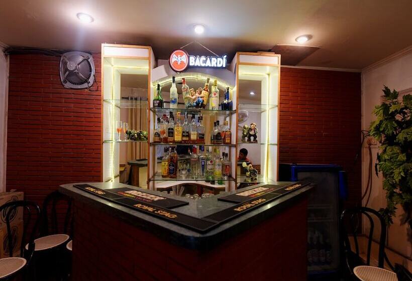 בית מלון כפרי Oyo 17097 Kenwood Resort