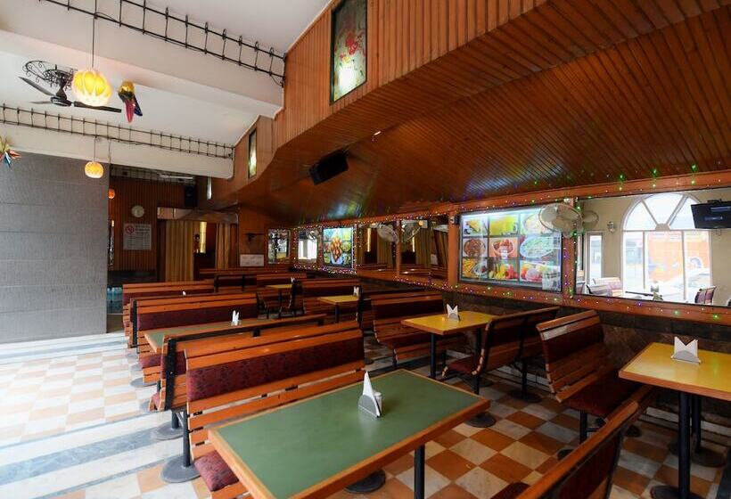 בית מלון כפרי Oyo 17097 Kenwood Resort