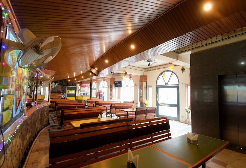 בית מלון כפרי Oyo 17097 Kenwood Resort