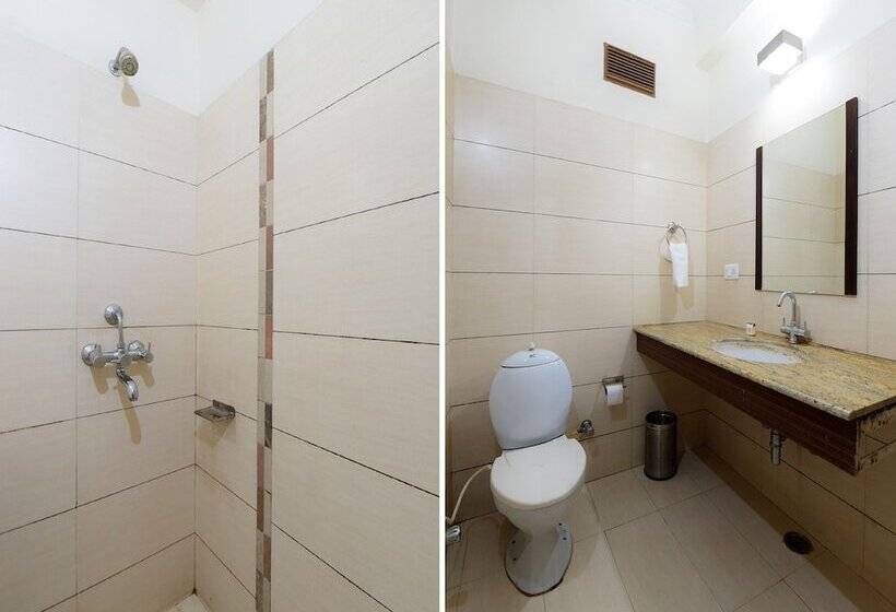 בית מלון כפרי Oyo 17097 Kenwood Resort