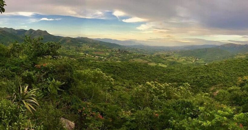 هتل Phophonyane Falls Ecolodge