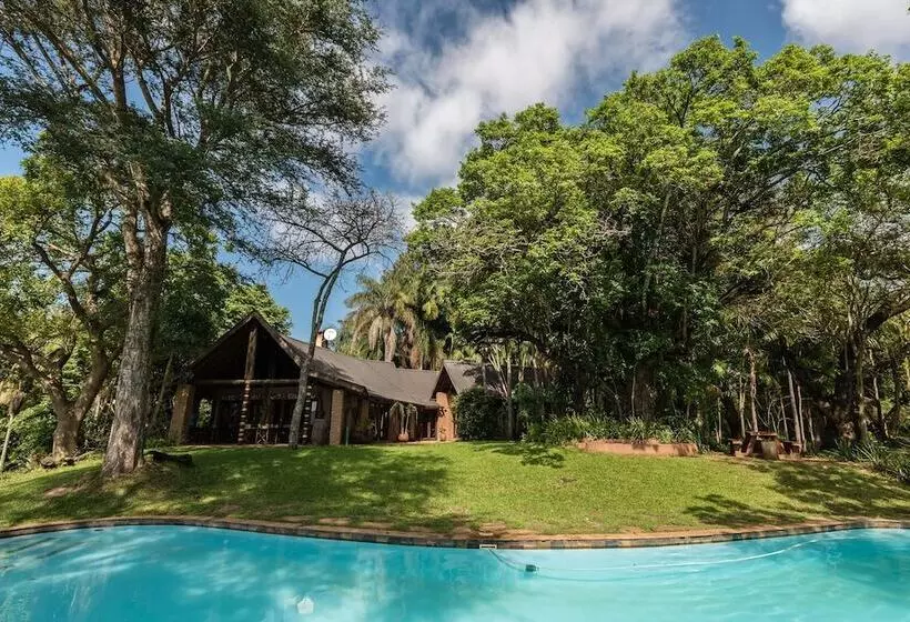 هتل Phophonyane Falls Ecolodge