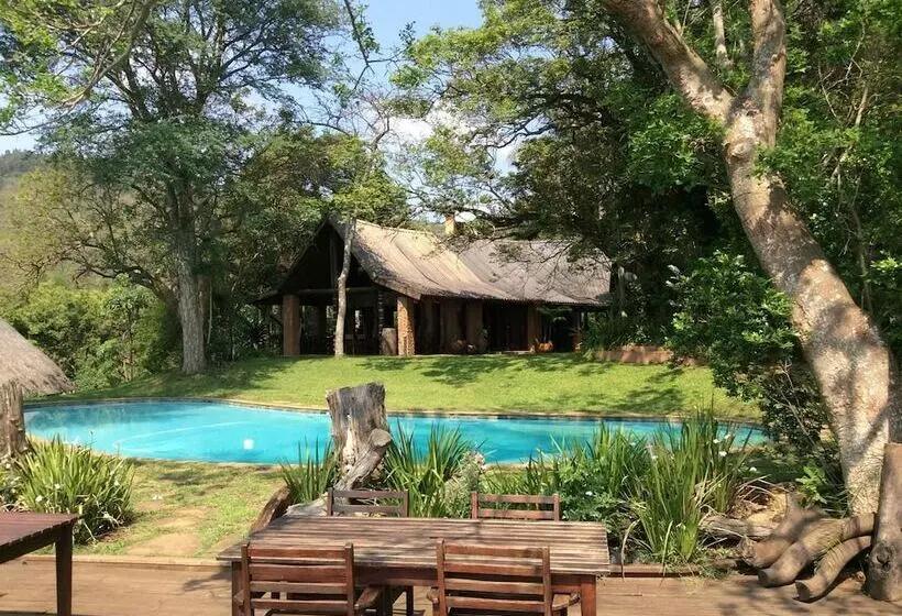 هتل Phophonyane Falls Ecolodge