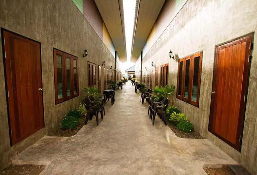 هتل Rintara Riverside Resort