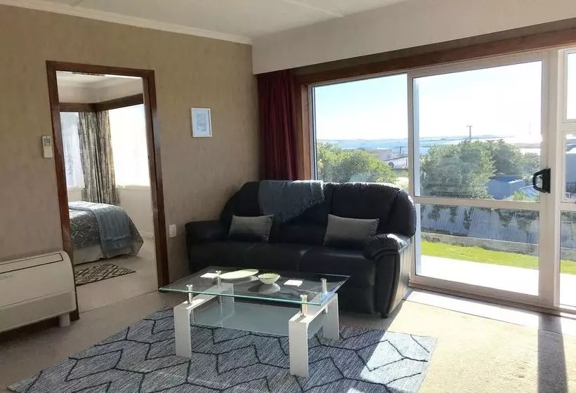 Majatalo Bluff Port Vista