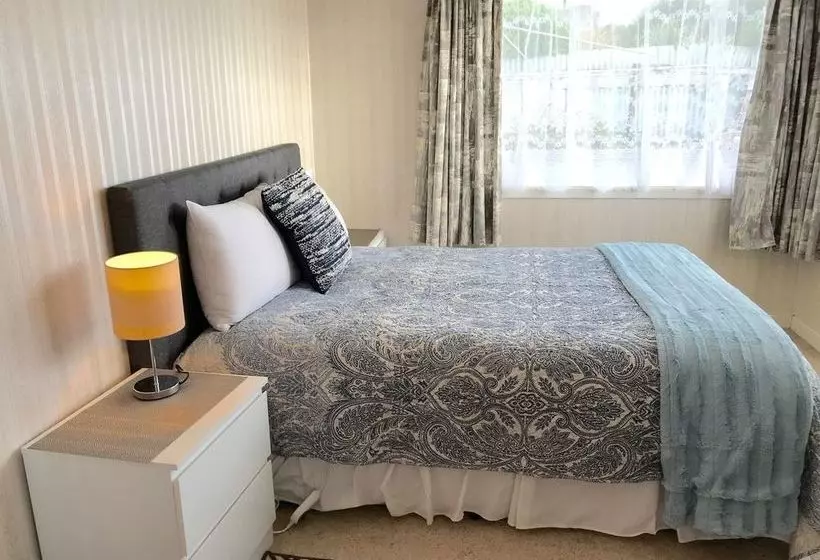 Majatalo Bluff Port Vista