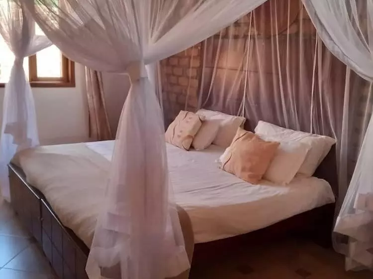 پانسیون Secrets Guest House Entebbe