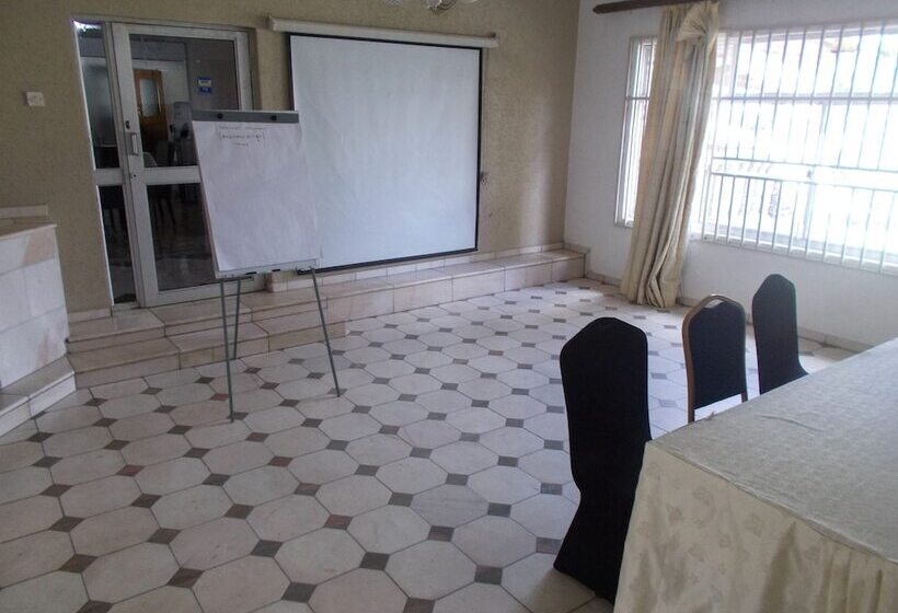 پانسیون Tecla Lodges