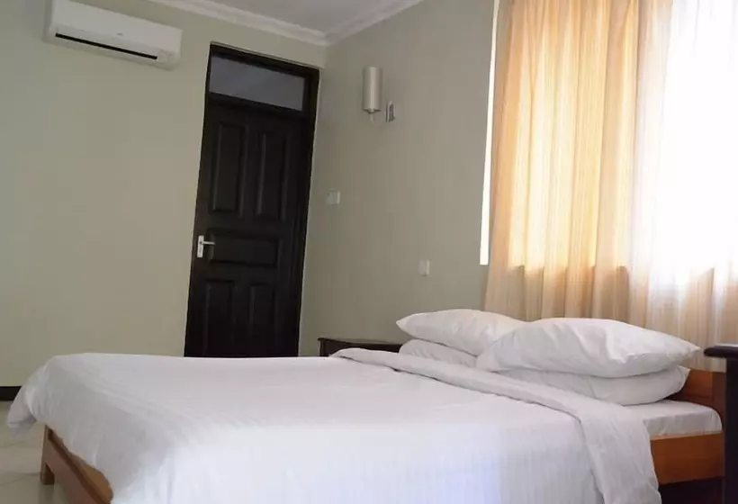 هتل Mahale Classic Lodge