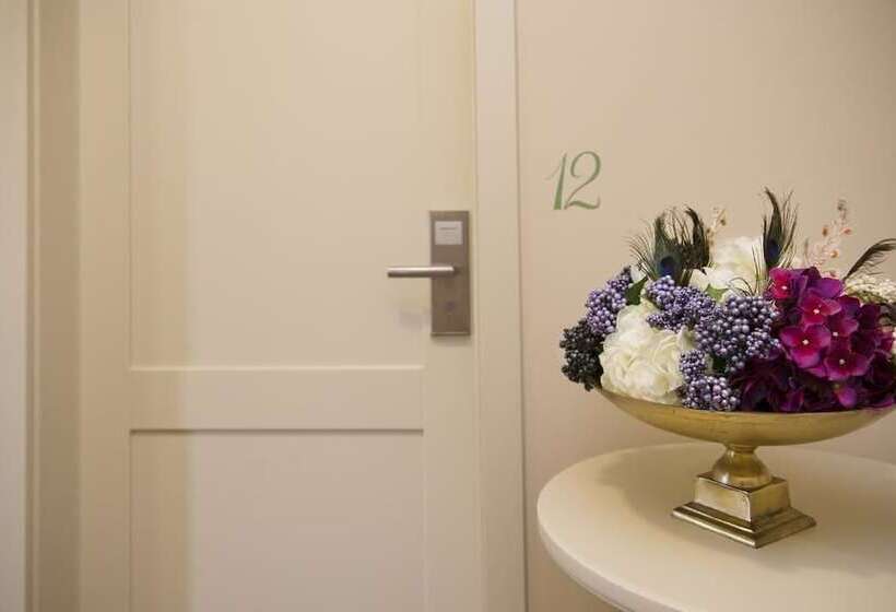 هتل Pensiunea Sarea N Bucate