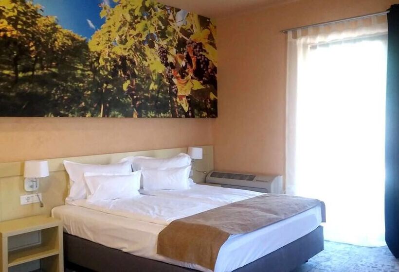 هتل Pensiunea Sarea N Bucate