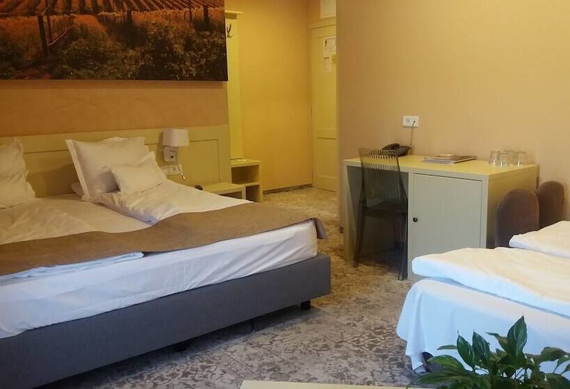 هتل Pensiunea Sarea N Bucate