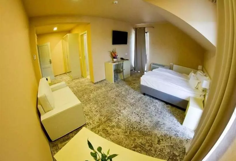 Hotelli Pensiunea Sarea N Bucate