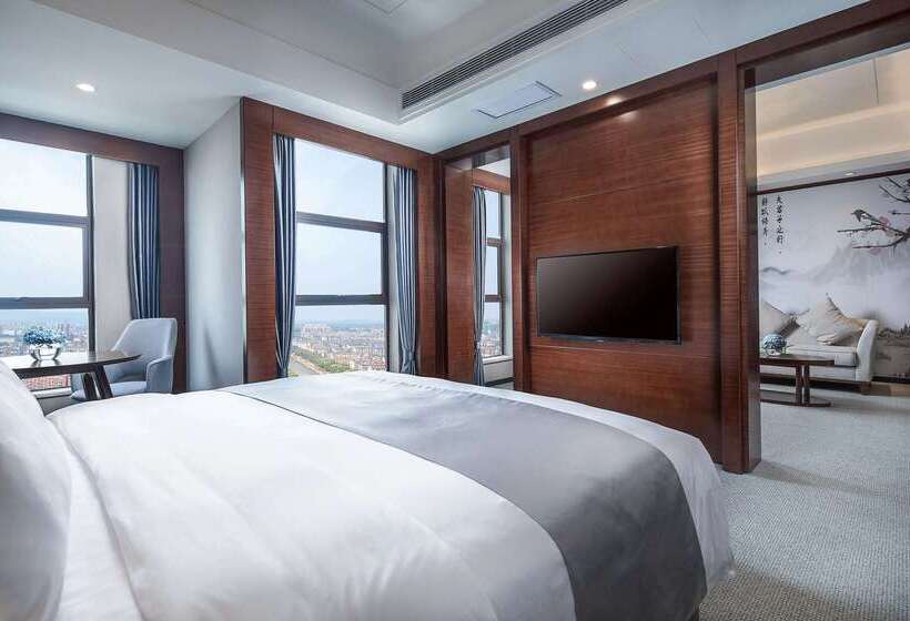 ホテル Ramada Plaza Yueyang Linxiang