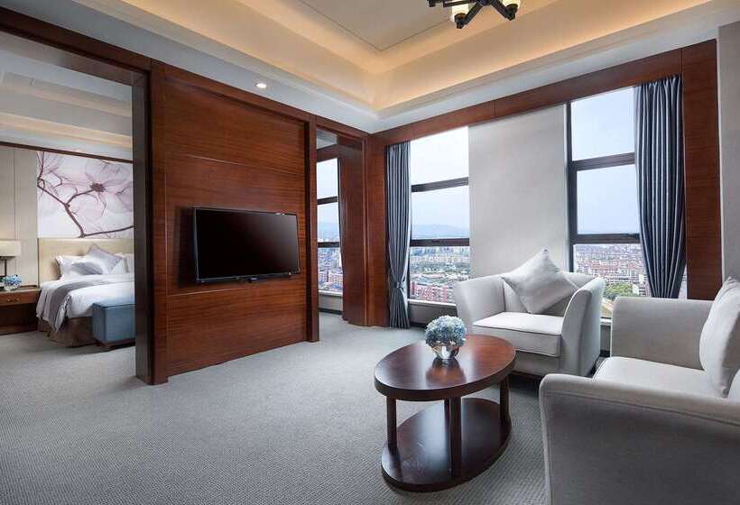 ホテル Ramada Plaza Yueyang Linxiang