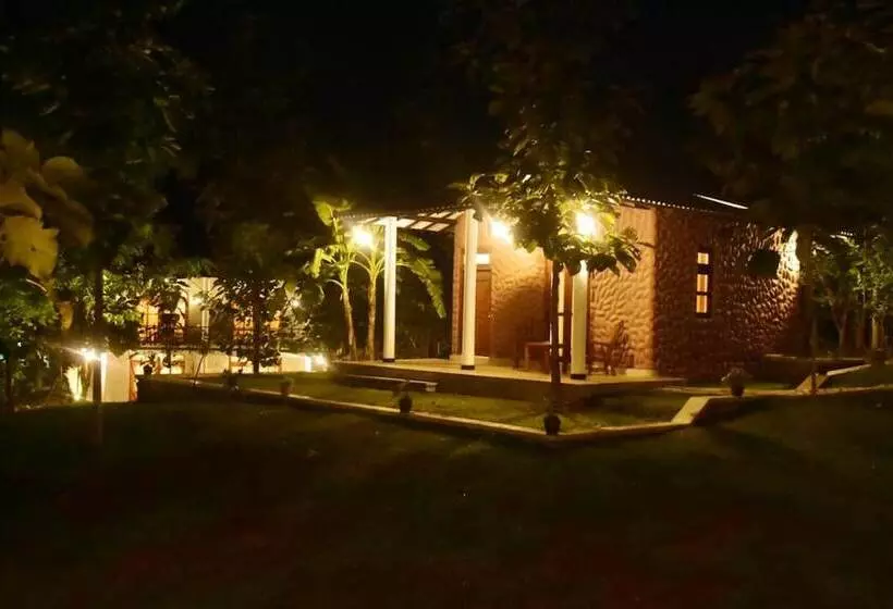 هتل Safari Queens Resort