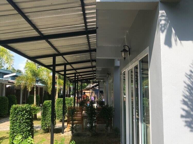 فندق Smile Resort Koh Mook