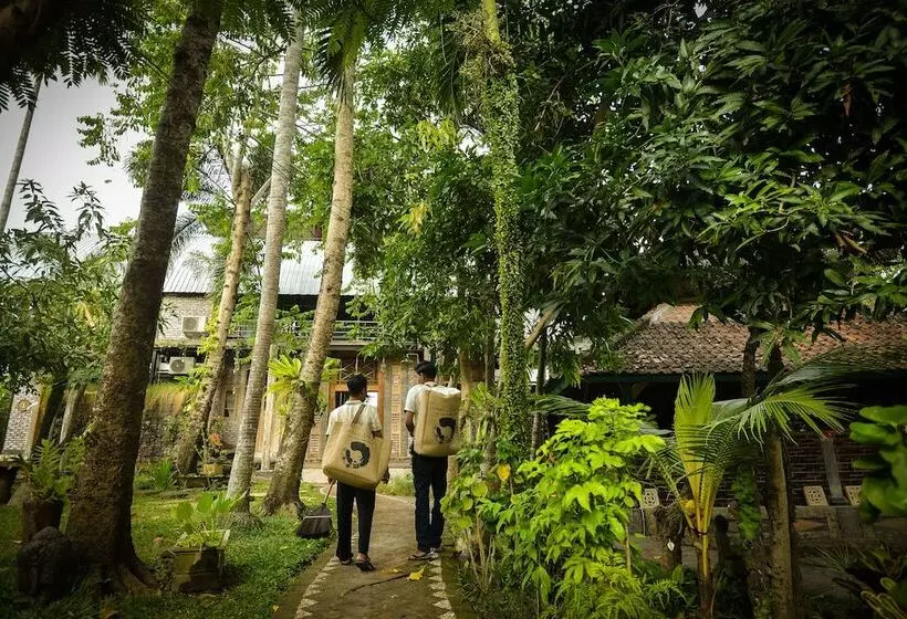Hotelli Taman Nauli Boutique Rooms