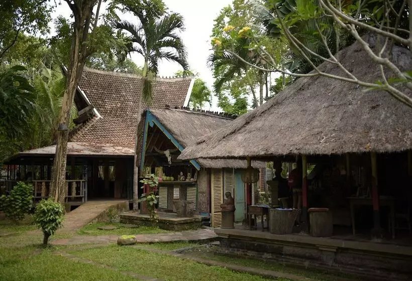 Hotelli Taman Nauli Boutique Rooms