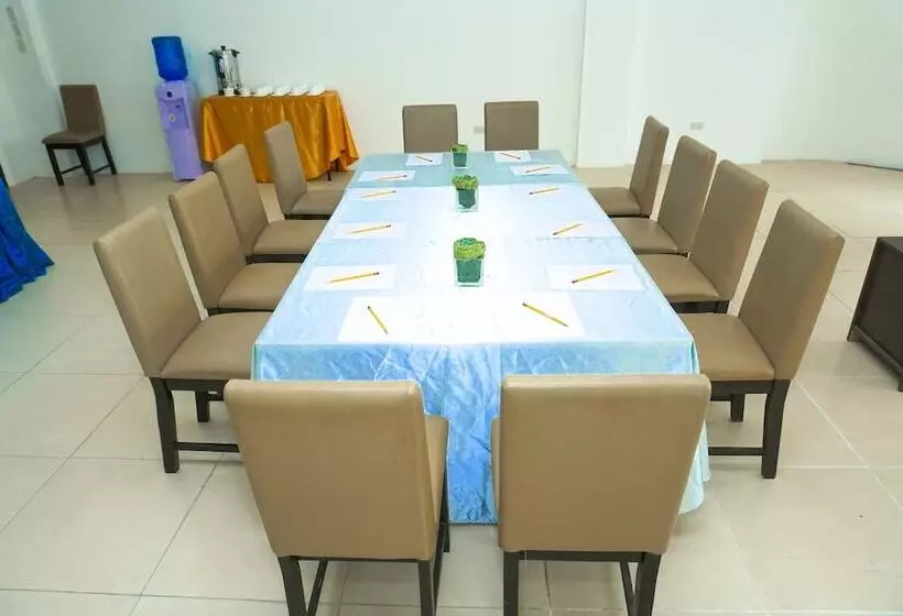 ホテル Whitewoods Convention & Leisure