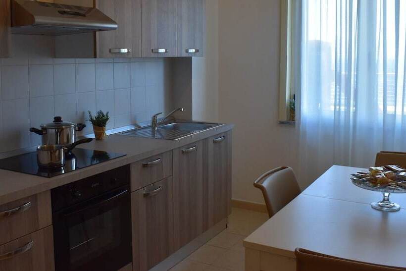 הוסטל Miramare Scilla Gyh Luxury