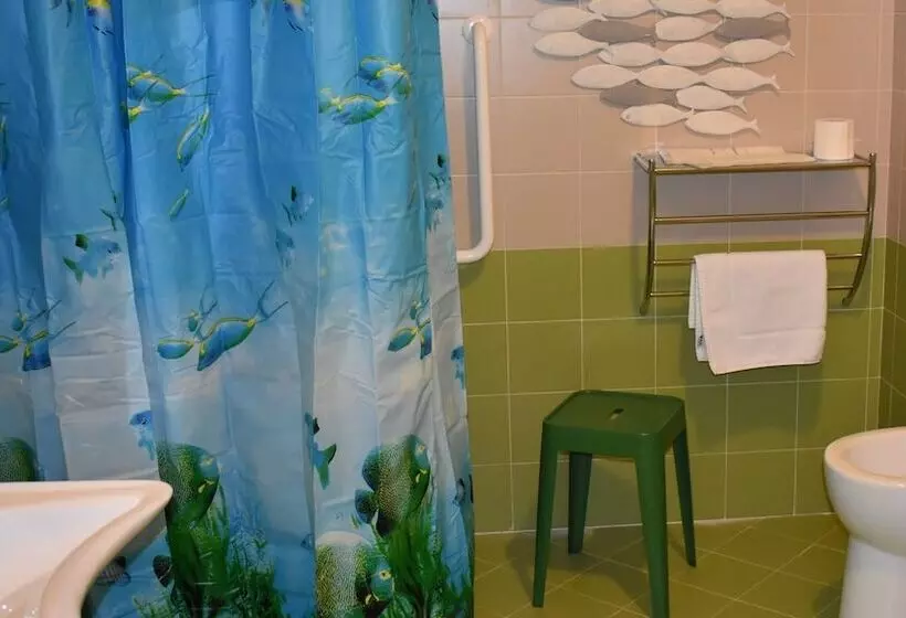 Retkeilymaja Miramare Scilla Gyh Luxury