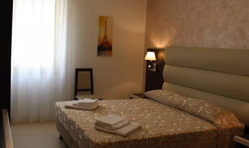 Retkeilymaja Miramare Scilla Gyh Luxury