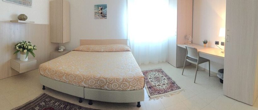 הוסטל Miramare Scilla Gyh Luxury