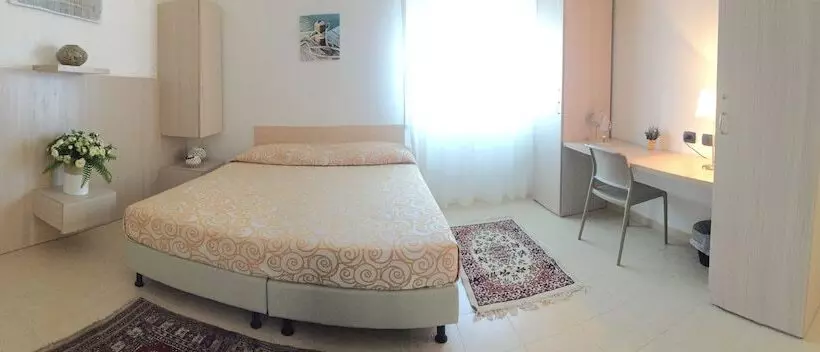 Retkeilymaja Miramare Scilla Gyh Luxury