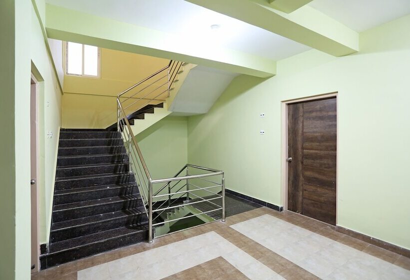 Oyo 11343 Hotel Sai International