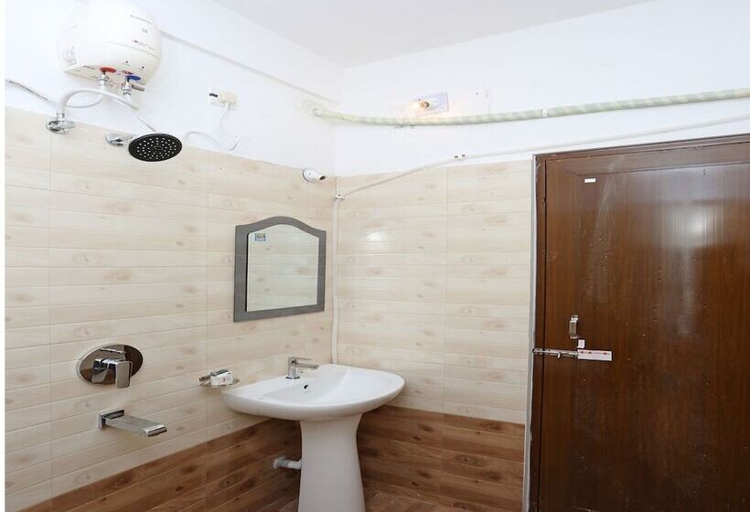 Oyo 11343 Hotel Sai International