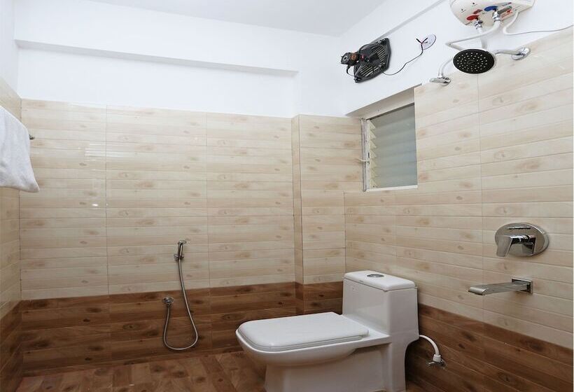 Oyo 11343 Hotel Sai International