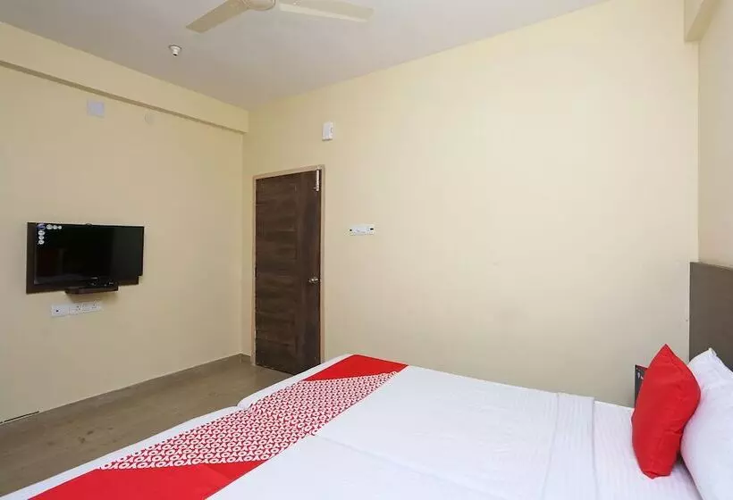Oyo 11343 Hotel Sai International