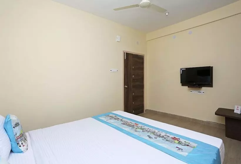 Oyo 11343 Hotel Sai International