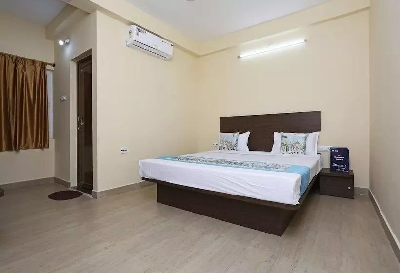 Oyo 11343 Hotel Sai International