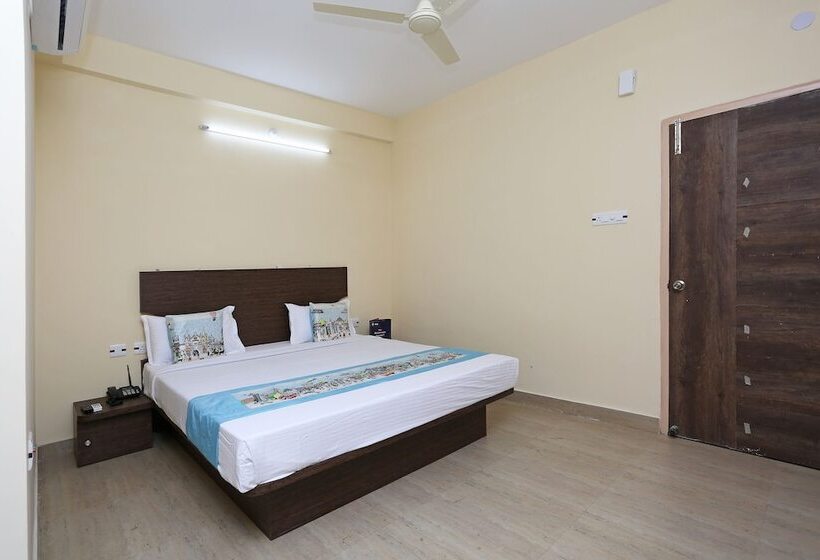 Oyo 11343 Hotel Sai International