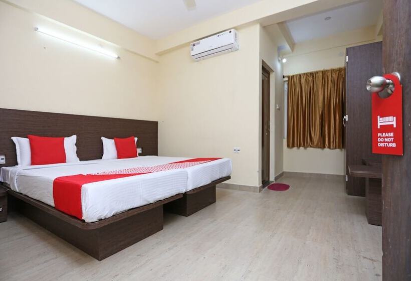 Oyo 11343 Hotel Sai International