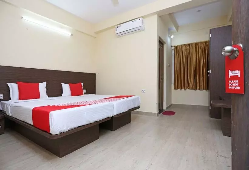 Oyo 11343 Hotel Sai International