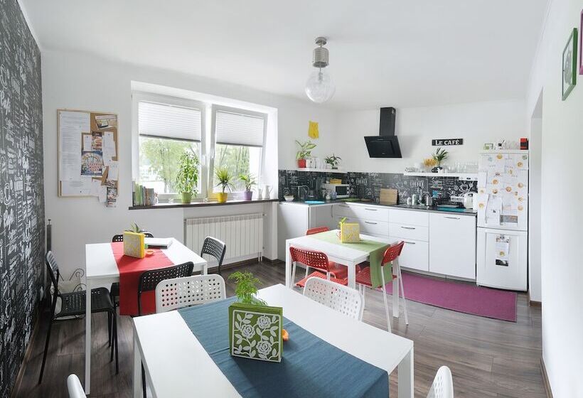 פנסיון 7th Room Guest House