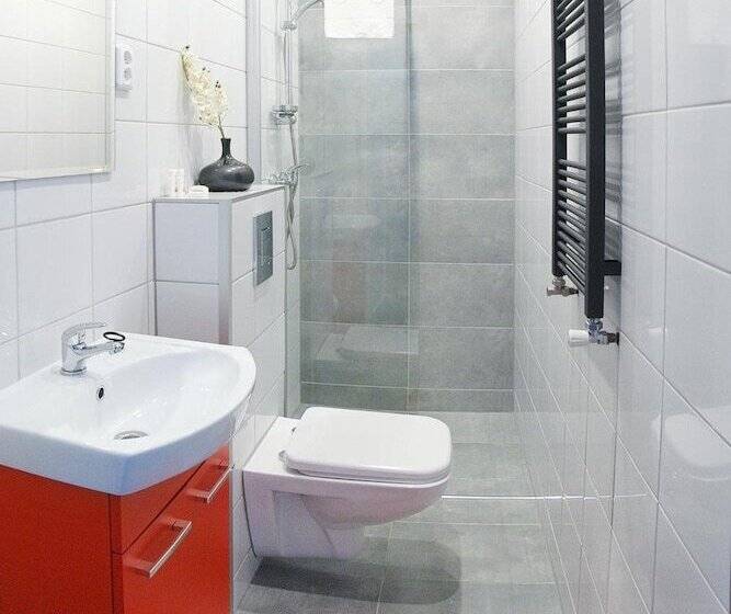 פנסיון 7th Room Guest House