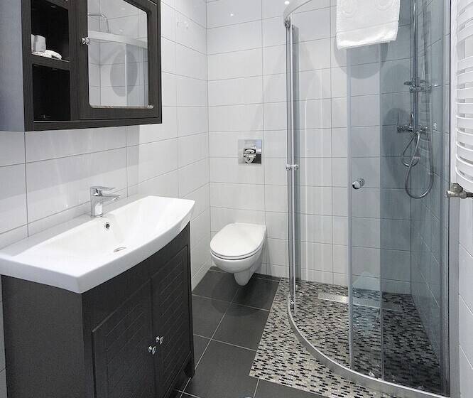 פנסיון 7th Room Guest House