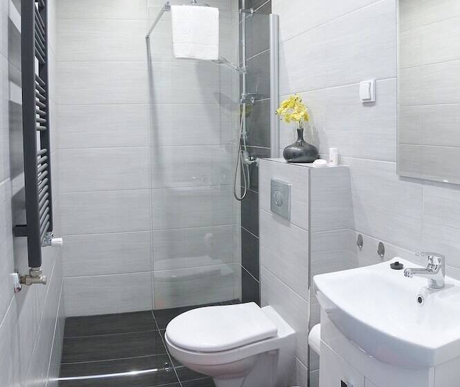 פנסיון 7th Room Guest House