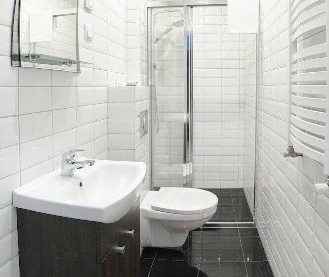 פנסיון 7th Room Guest House