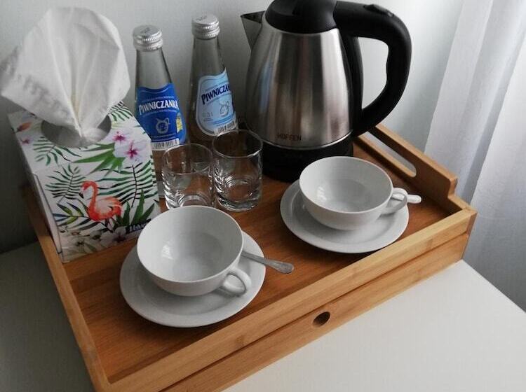 פנסיון 7th Room Guest House