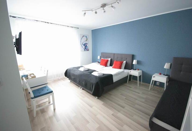 פנסיון 7th Room Guest House