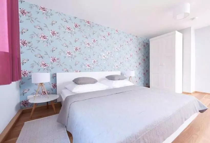 Majatalo Bei Meyers Schlafen & Feiern